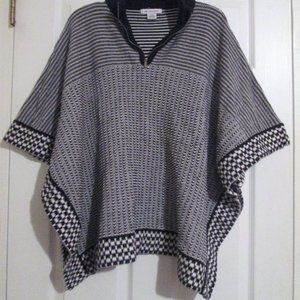Liz Claiborne Black & White Knit Sweater Poncho SM
